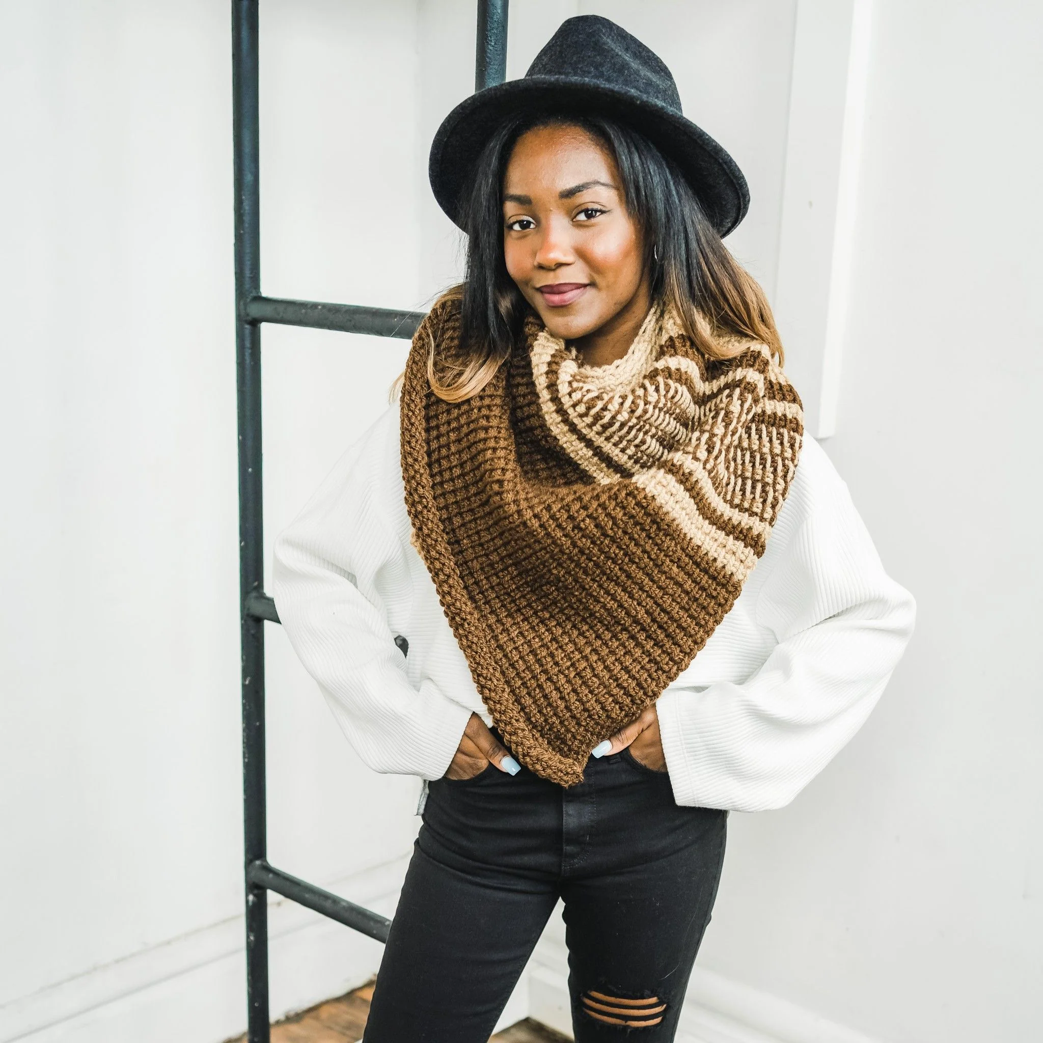 Ada - Shawl - Image 3