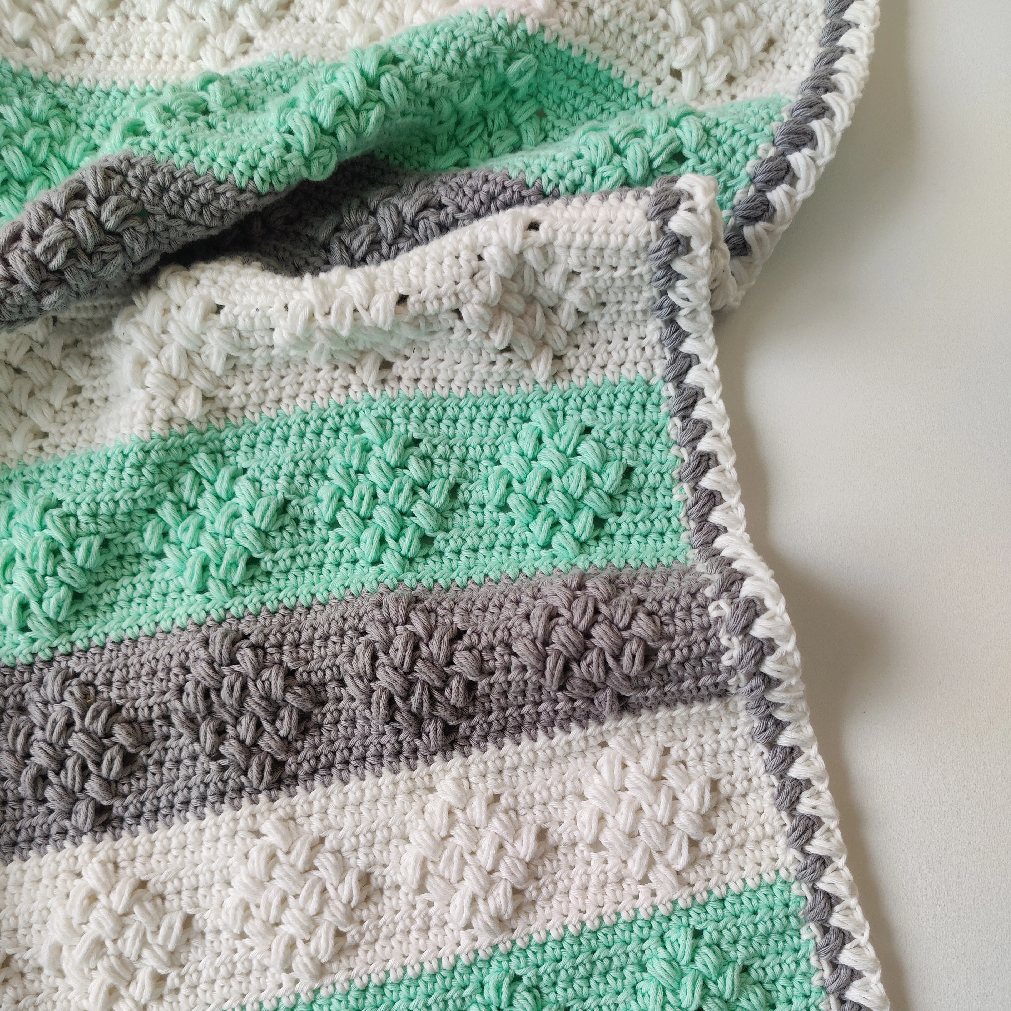 Diamond Bobble - Blanket - Image 5
