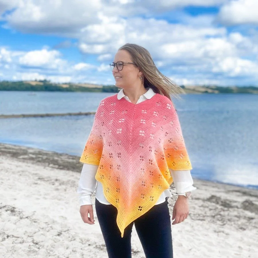 Flying Flowers - Poncho
