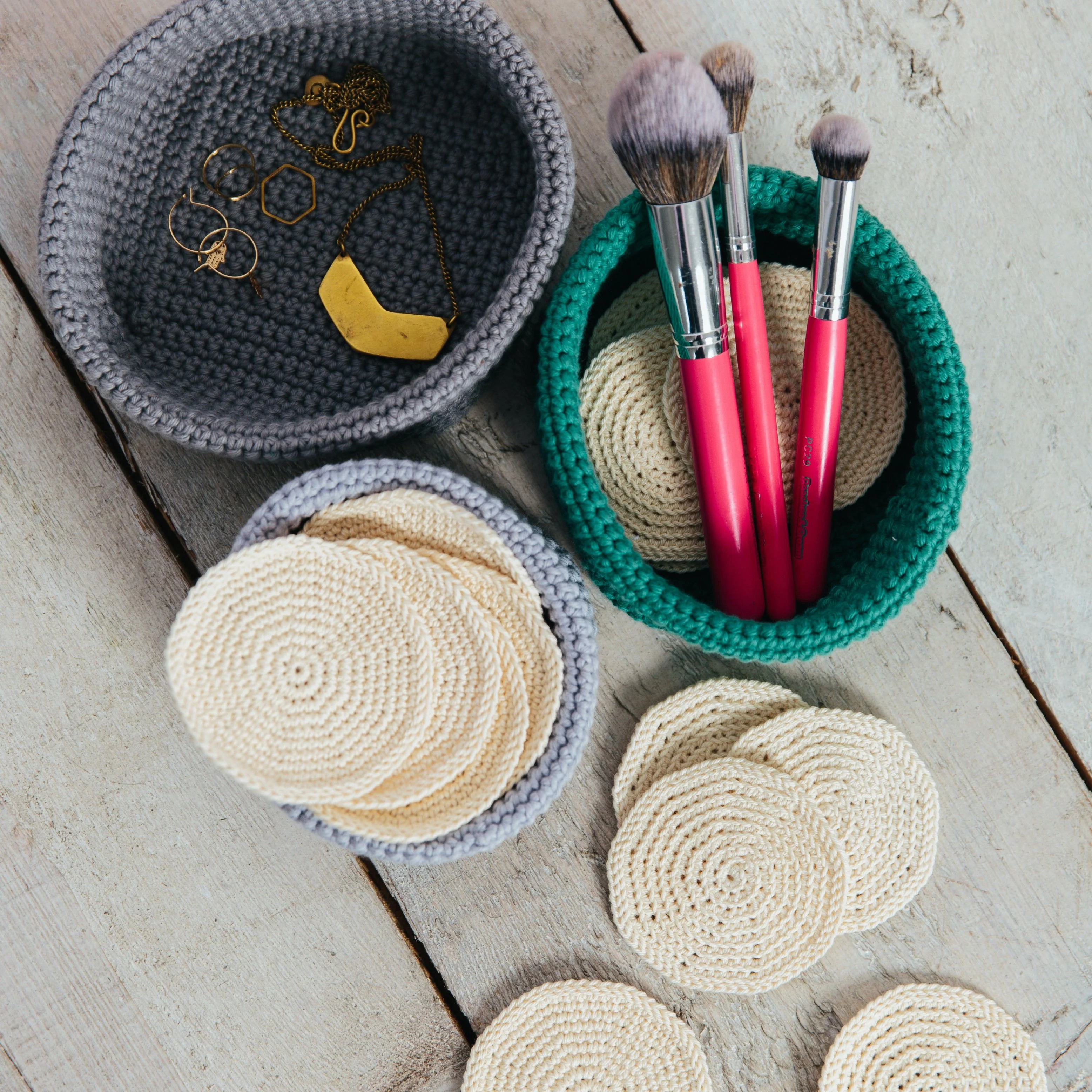 Make-up pads and pots - Image 2