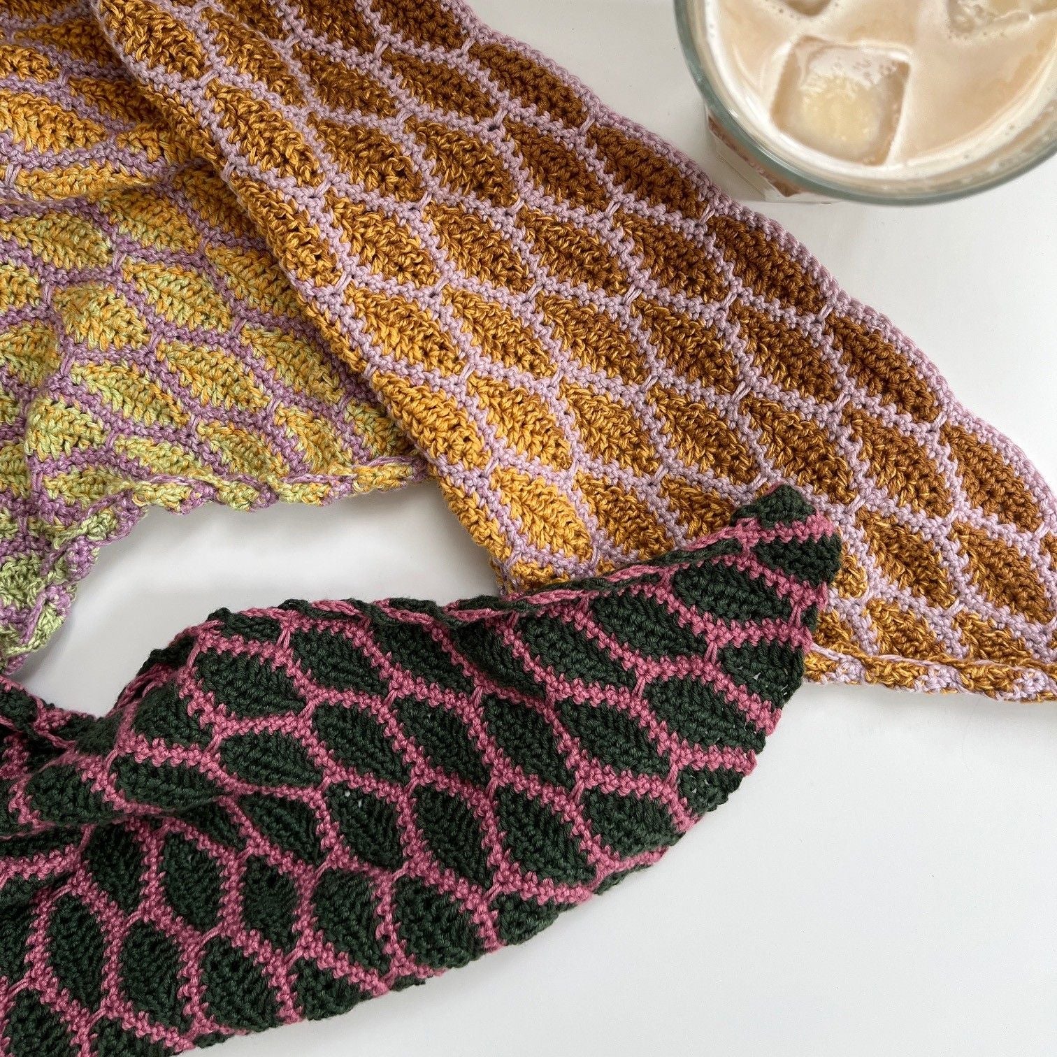 Garden of Honey - Shawl - Image 3