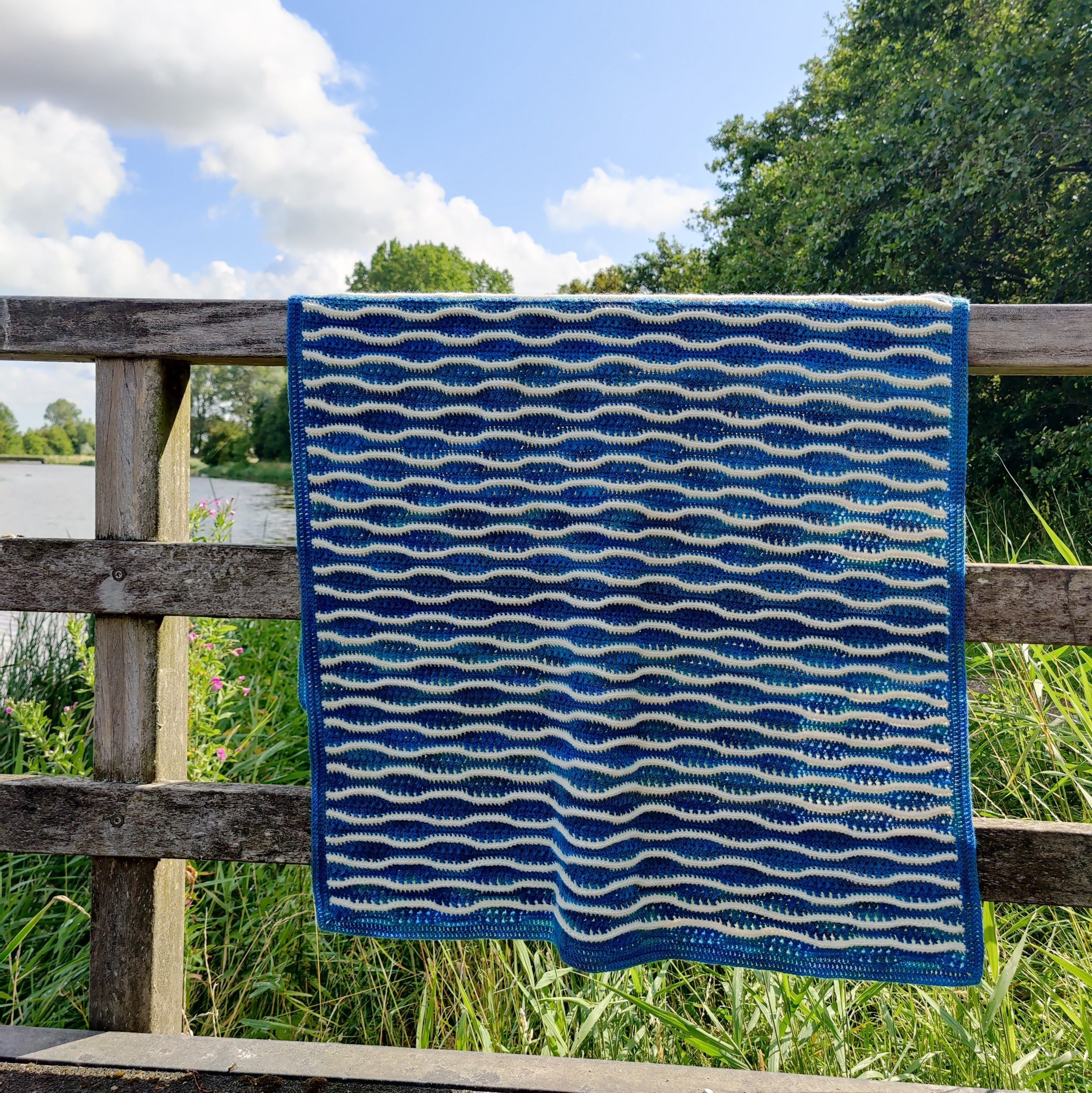Dancing Wave Crests - Blanket