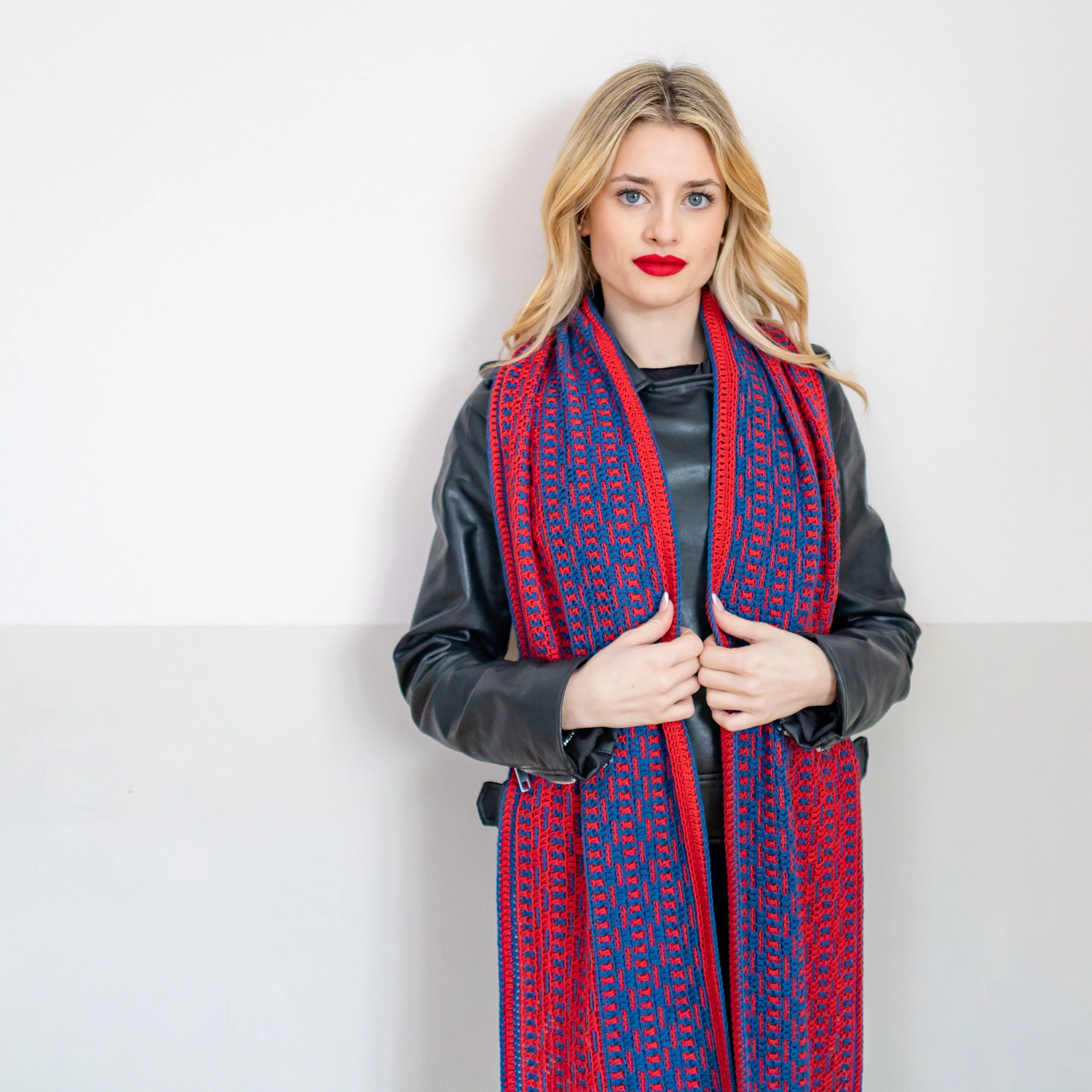 Velvet Vines - Shawl - Image 4