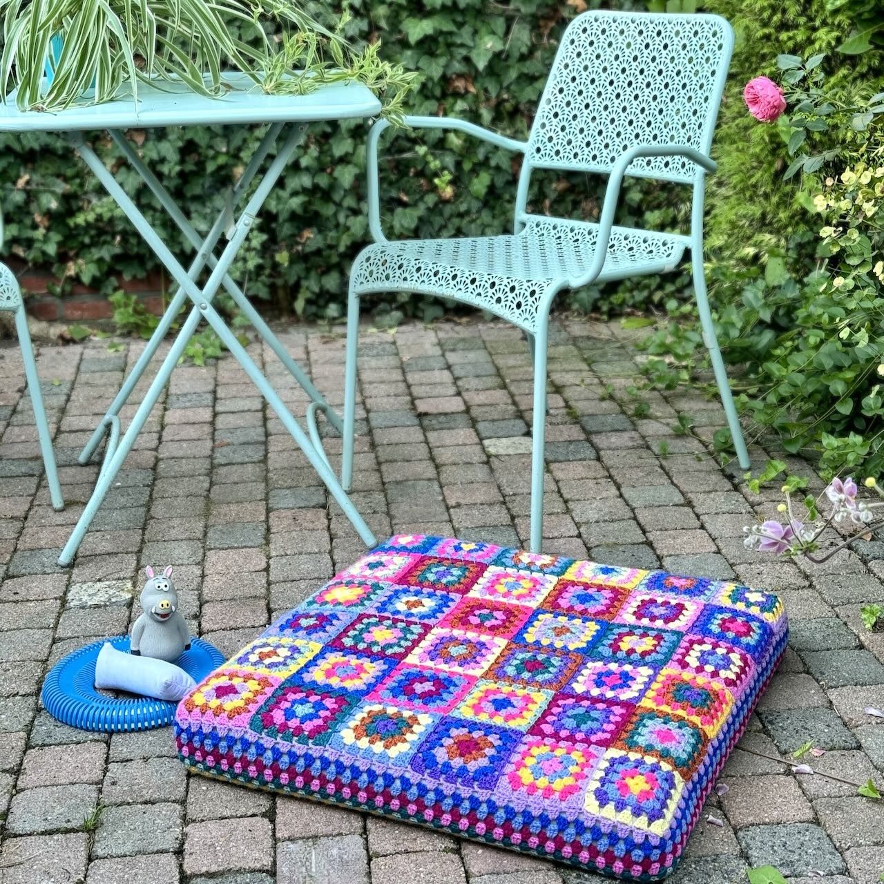 Kafka’s Dog Bed - Image 4