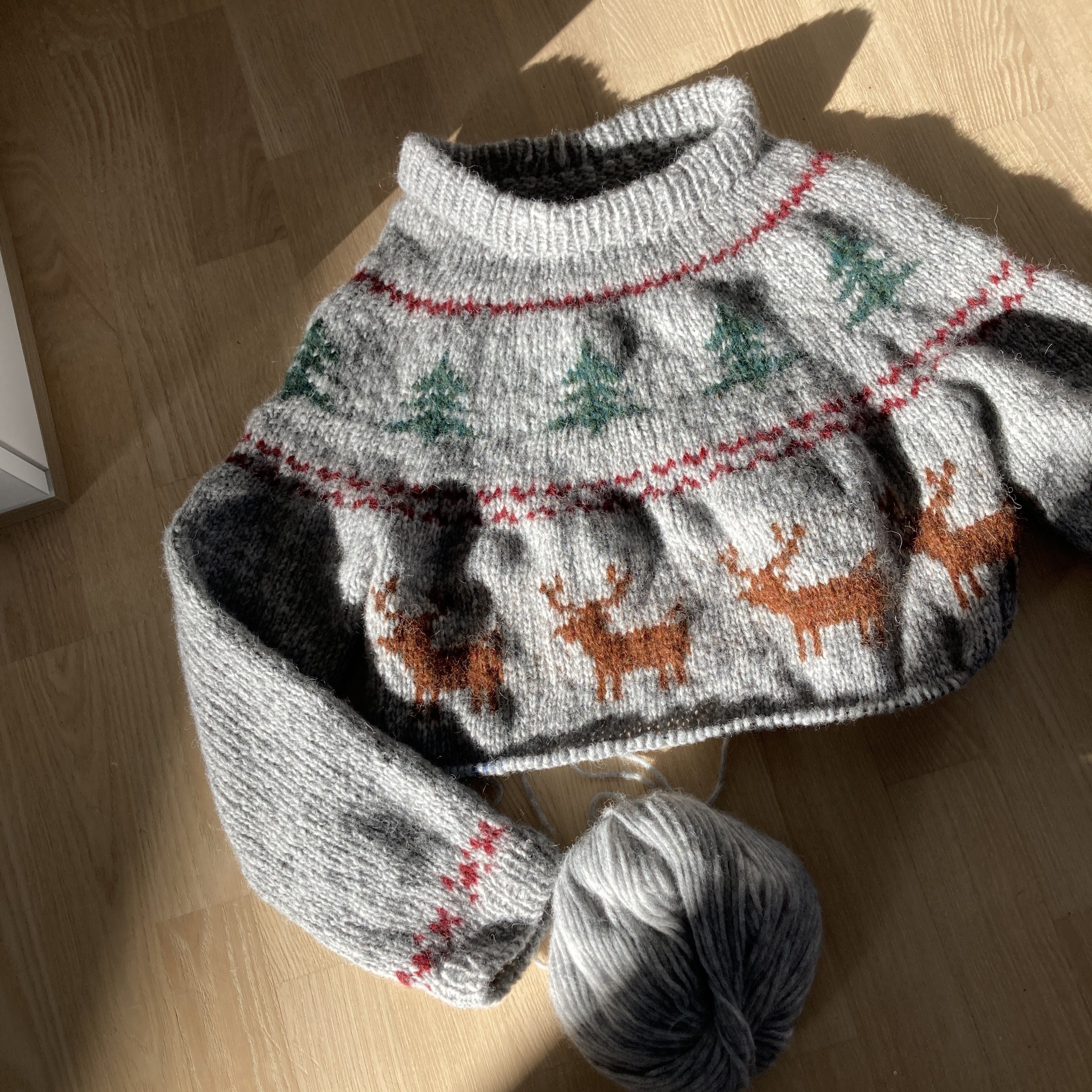 Holly Pines - Sweater - Image 5