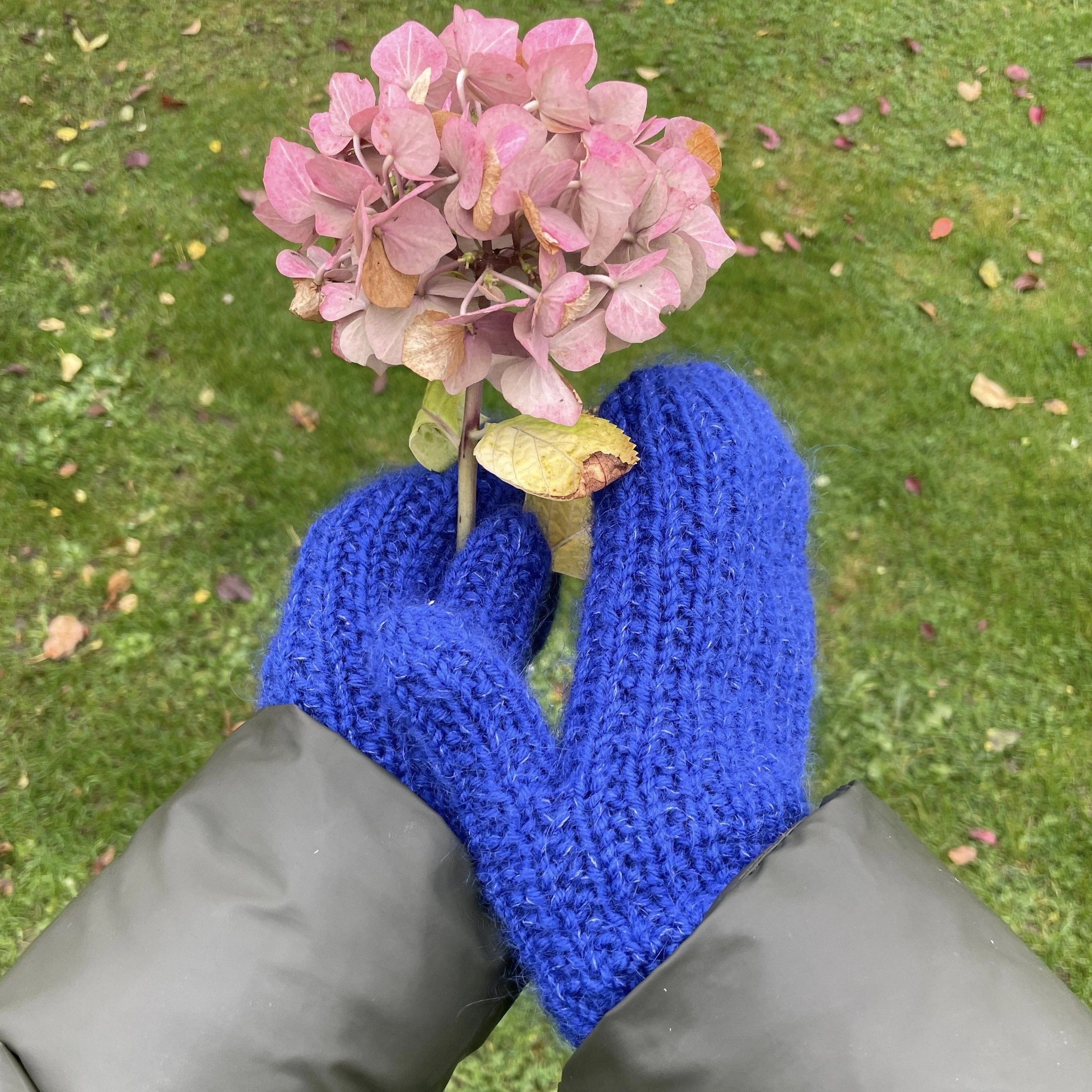 Easy Rib Mittens - Image 4