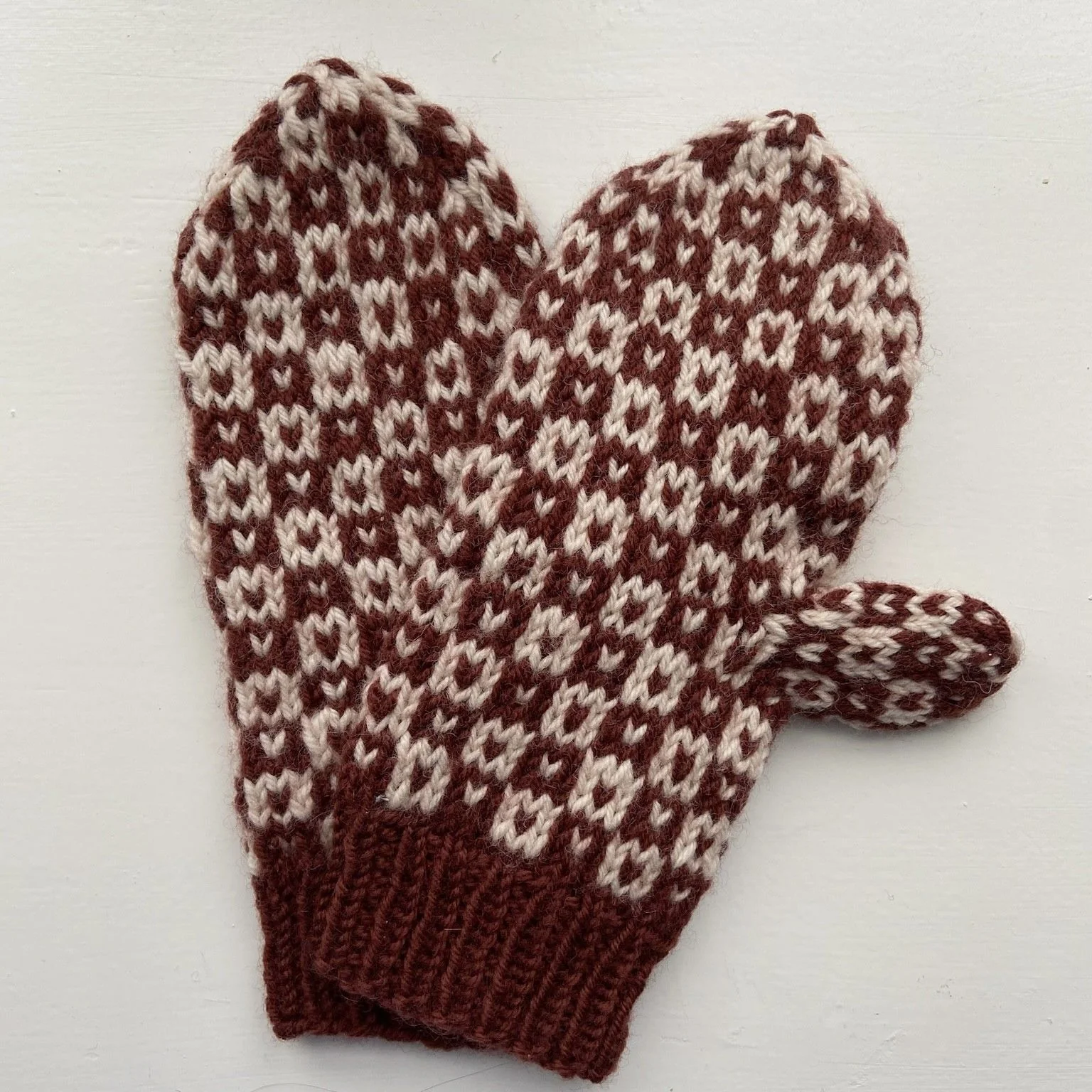 Easy Colour Mittens - Image 2