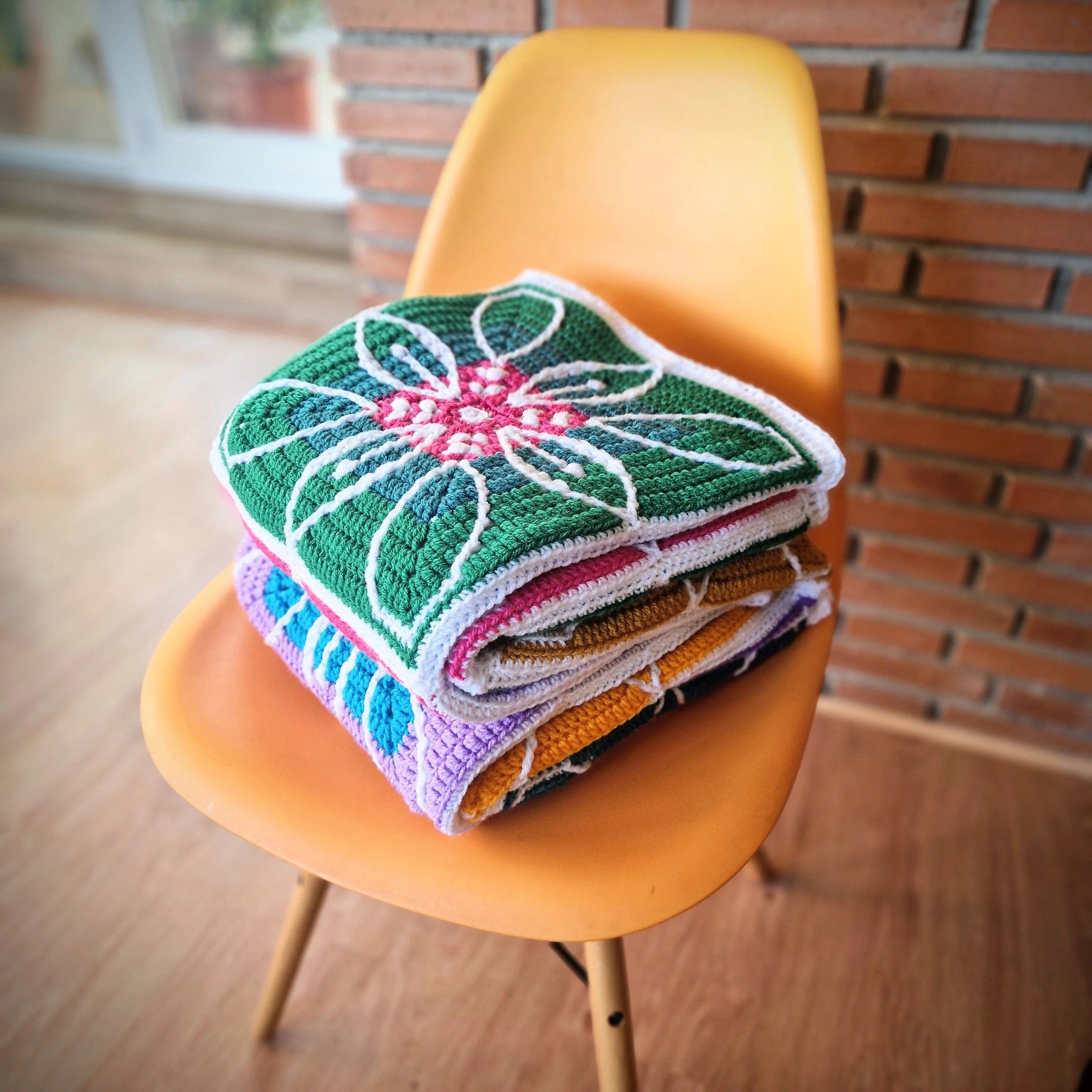 FloralWhiteTea - Blanket - Image 5