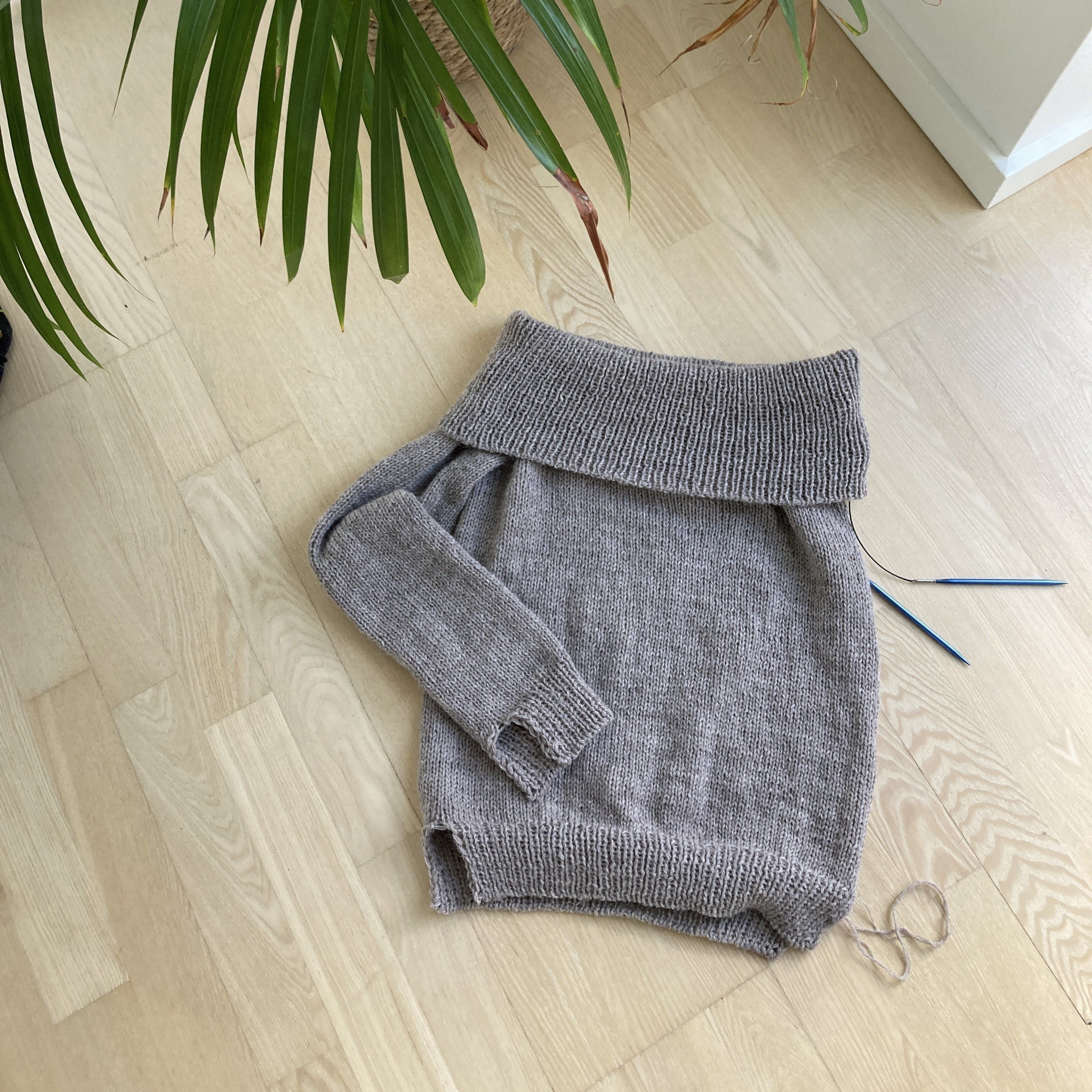 Maple Woodland - Sweater - Image 4