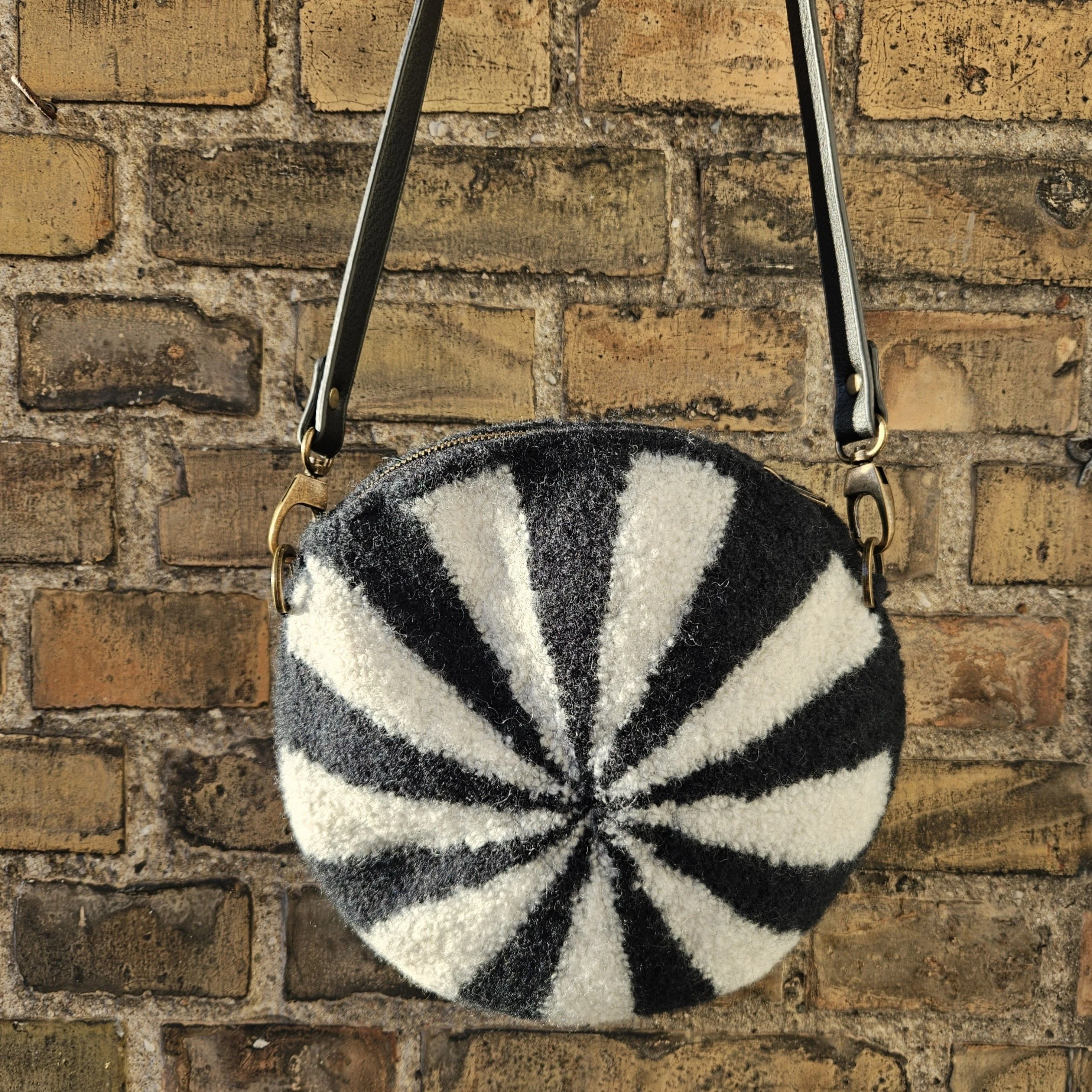 Bolsje - Felted Purse - Image 2