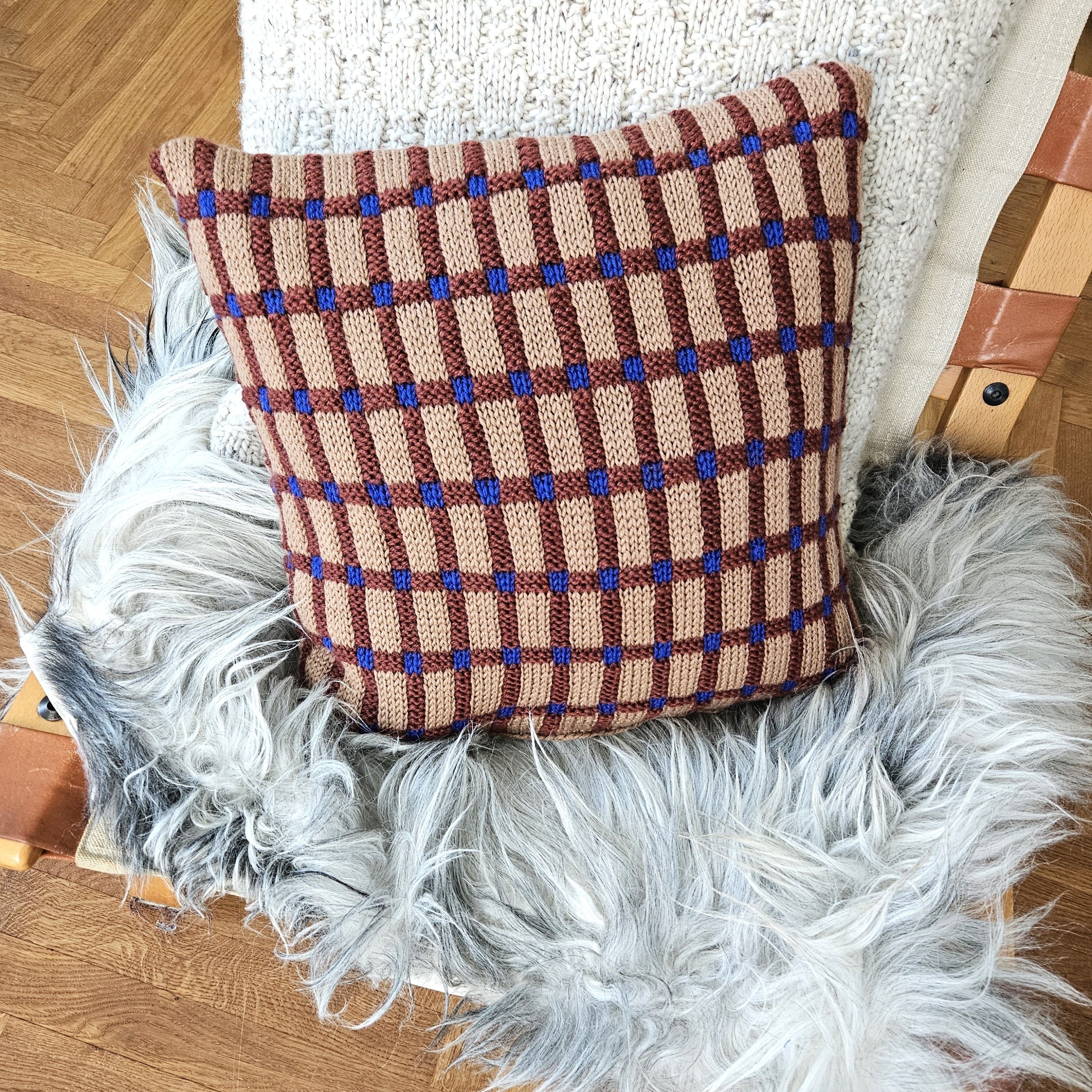 Squares and Reactangles - Cushion Version 1 - Image 3