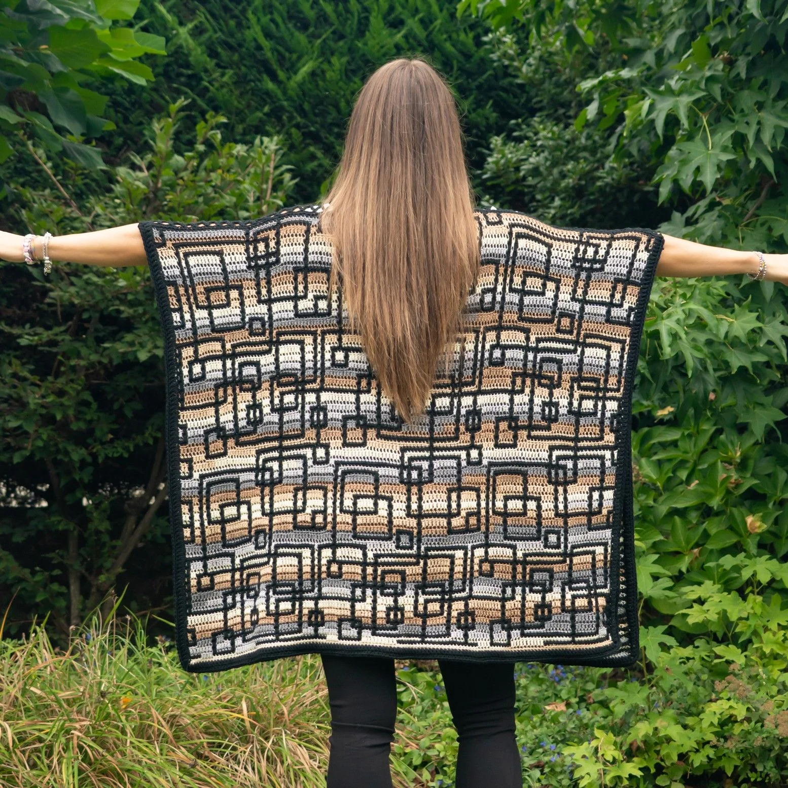 Linked Symmetry - Poncho - Image 2