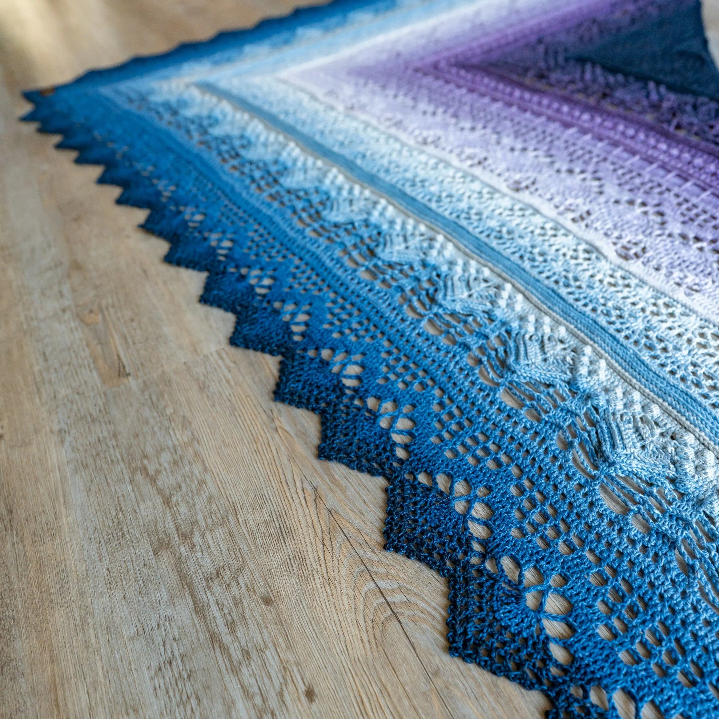 Frozen Iris - Shawl - Image 8